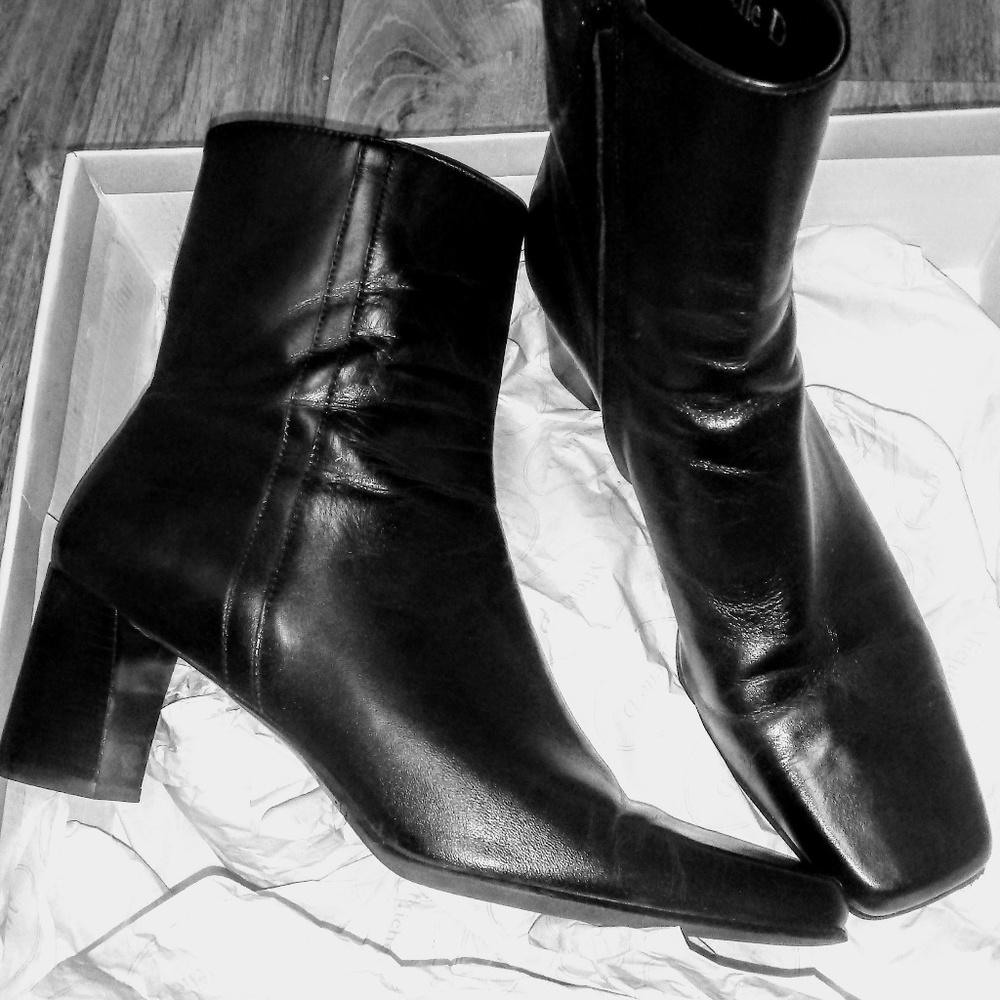 Michelle D boots